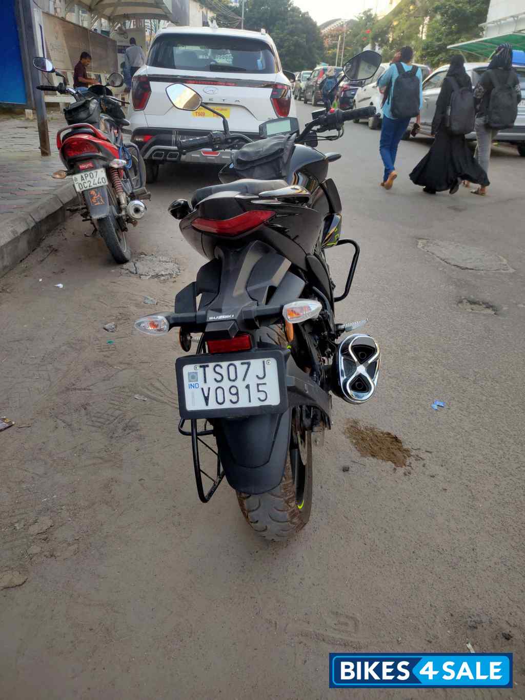 Black Suzuki Gixxer 150