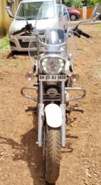 Moon White Bajaj Avenger Cruise 220