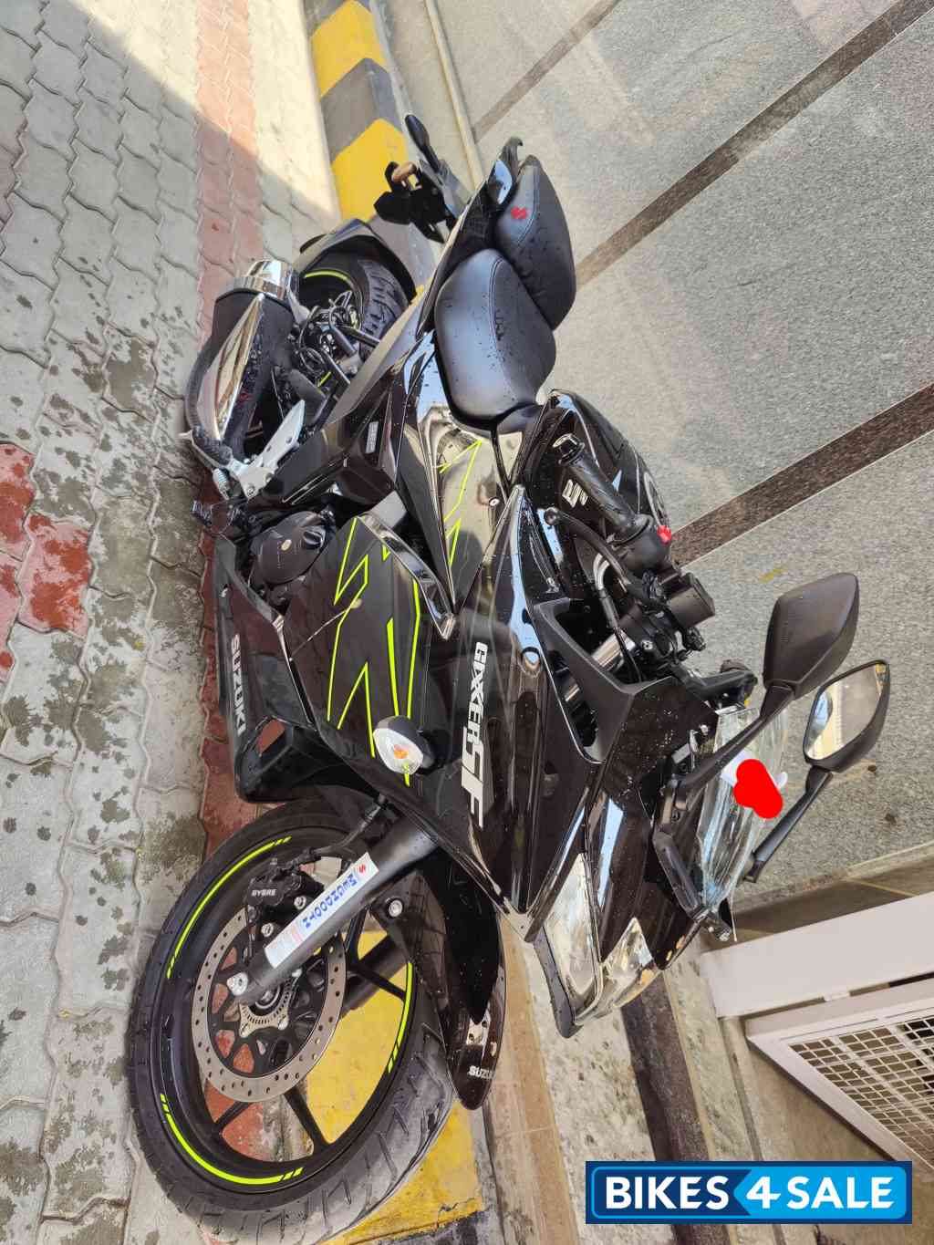 Premium Black Suzuki Gixxer SF