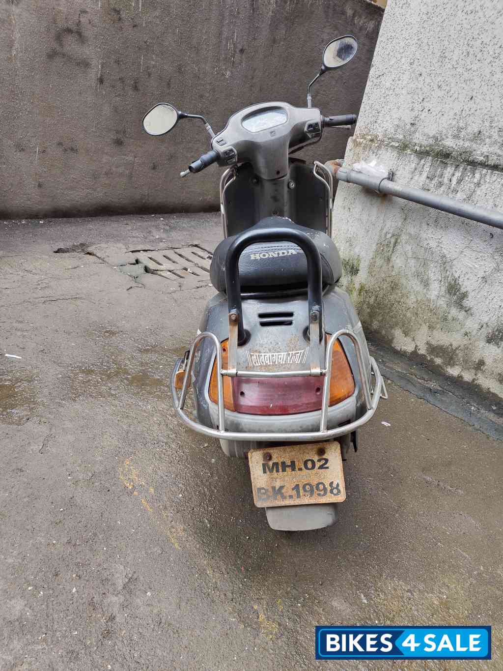 Grey Honda Activa