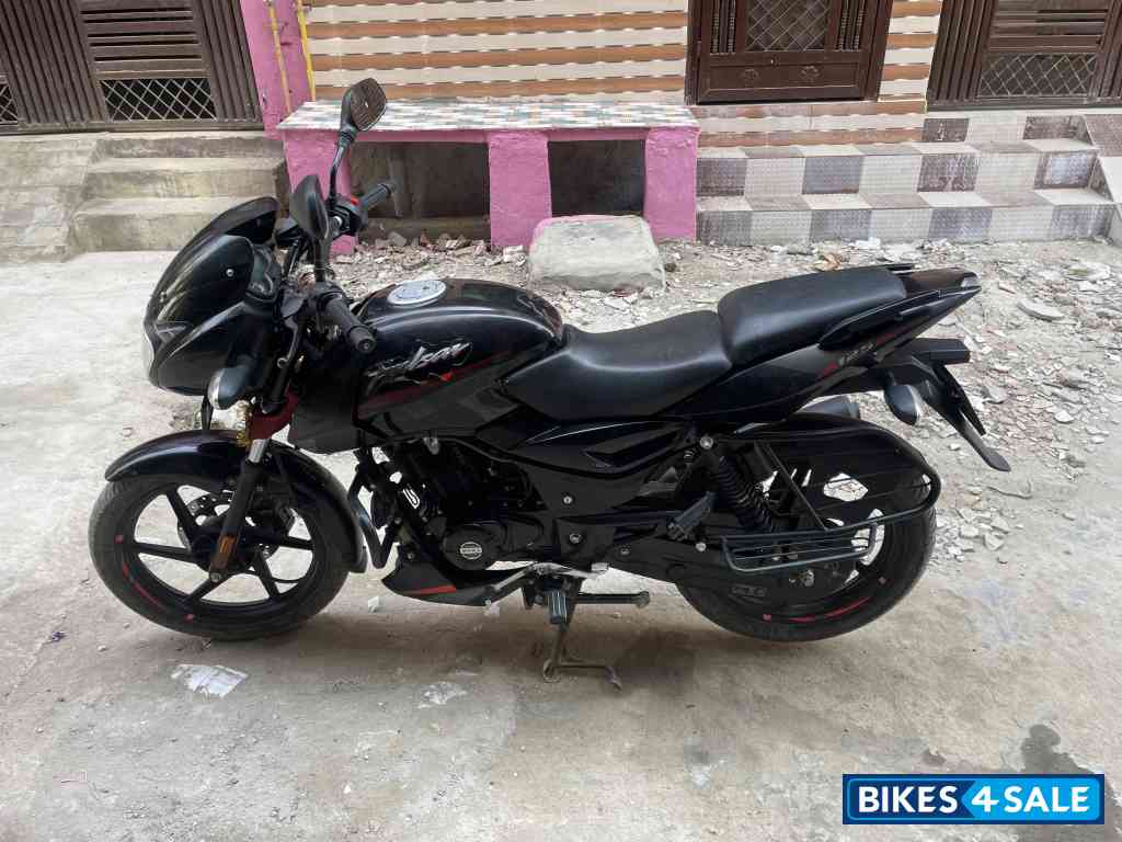 Bajaj Pulsar 125 Split Seat