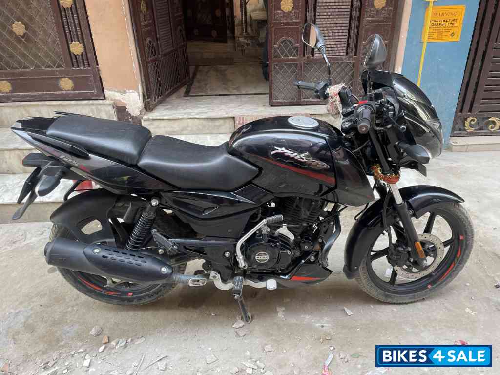Bajaj Pulsar 125 Split Seat