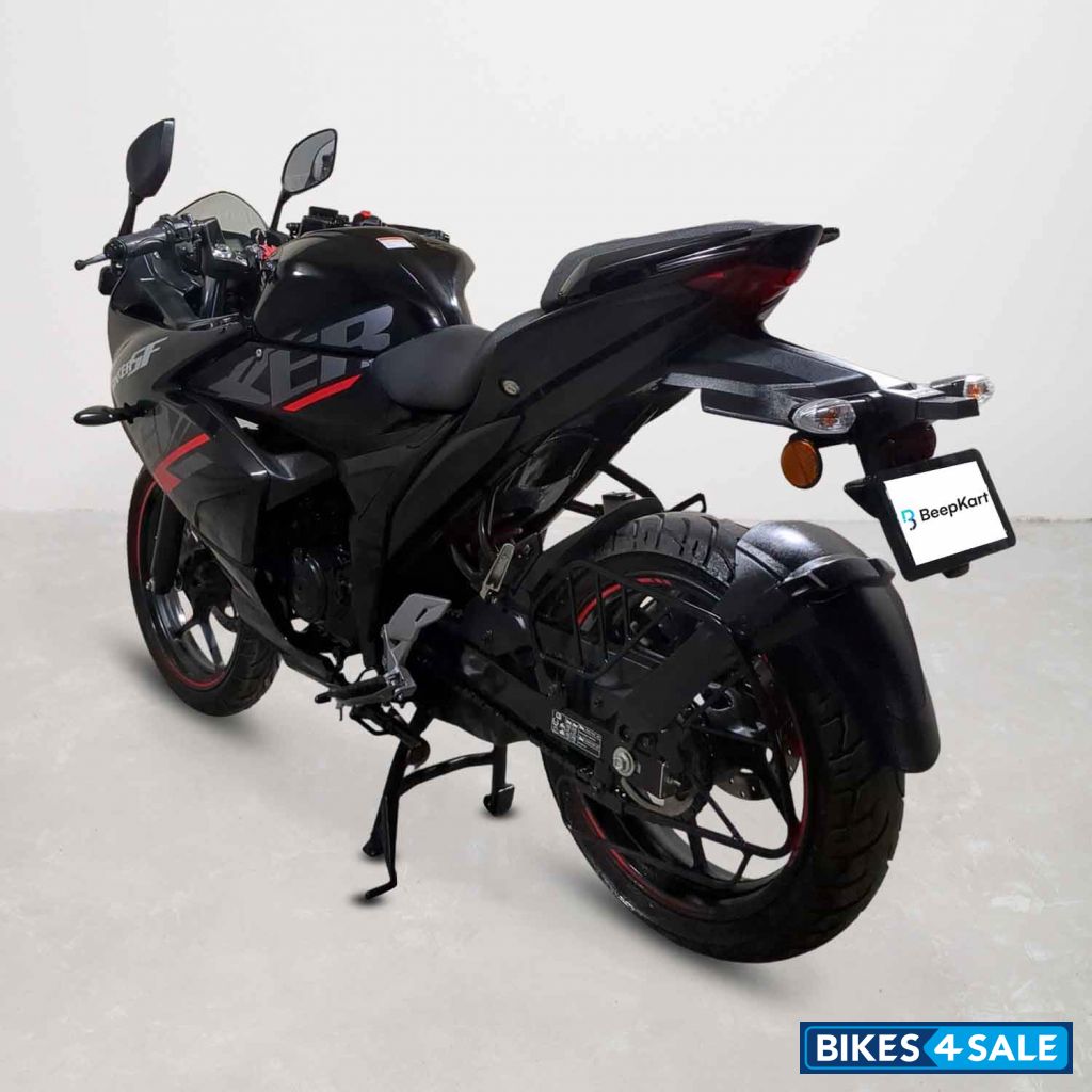 Suzuki Gixxer SF