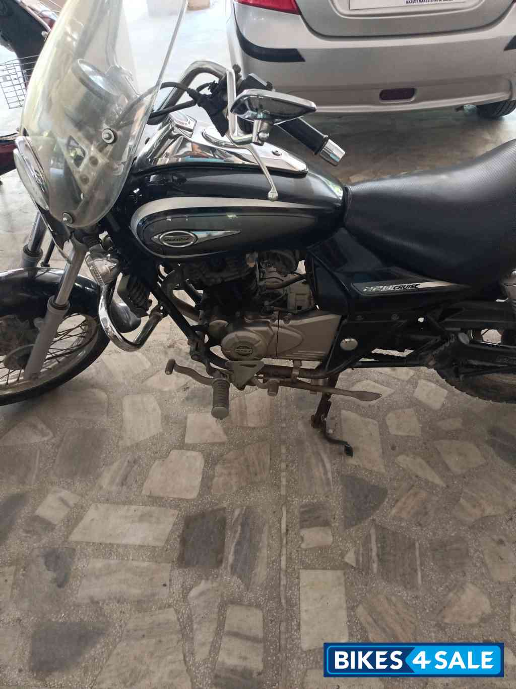 Ebony Black Bajaj Avenger Cruise 220