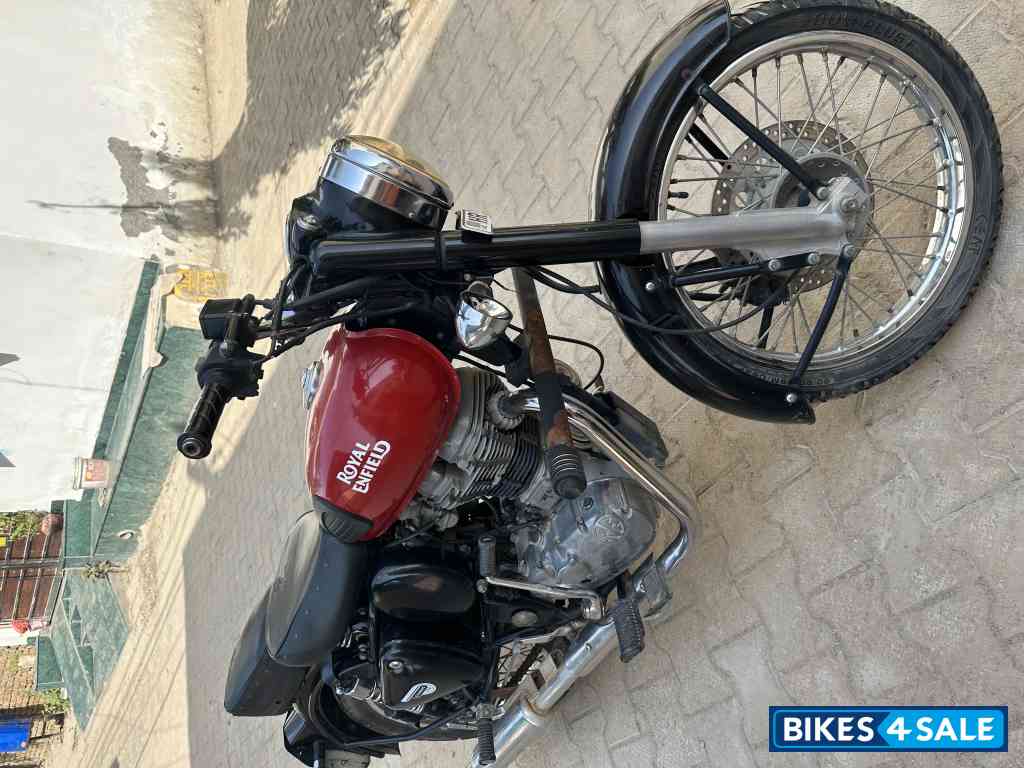 Red And Block Royal Enfield Classic 350 Redditch Red