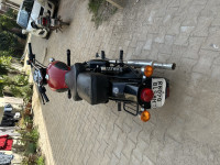 Red And Block Royal Enfield Classic 350 Redditch Red