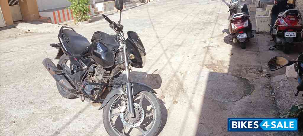 Black Honda CB Unicorn