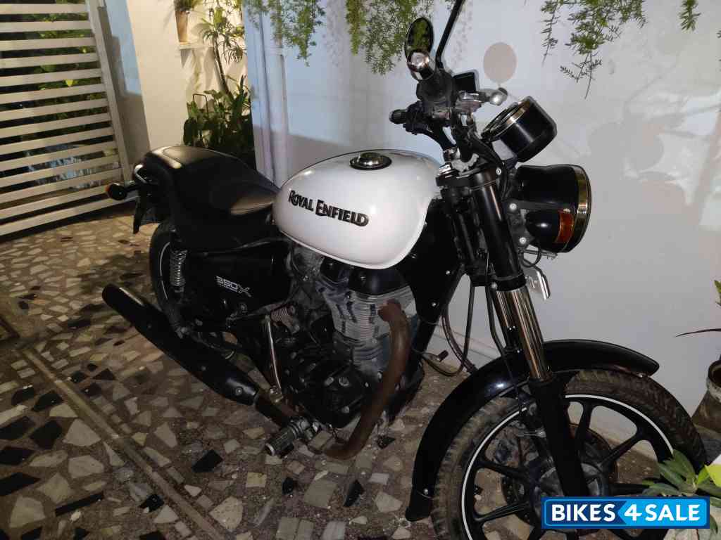White Royal Enfield Thunderbird X 350