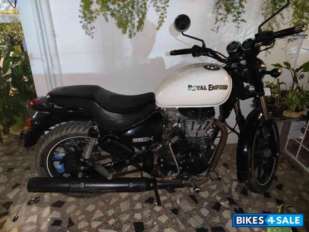 White Royal Enfield Thunderbird X 350