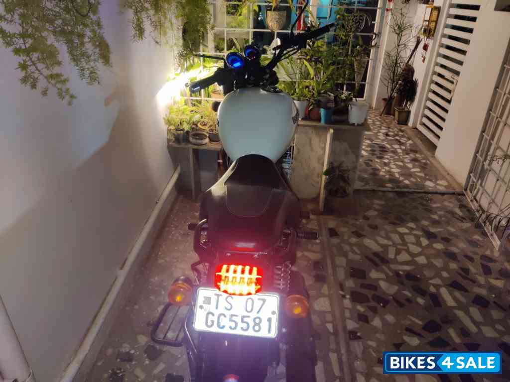 White Royal Enfield Thunderbird X 350