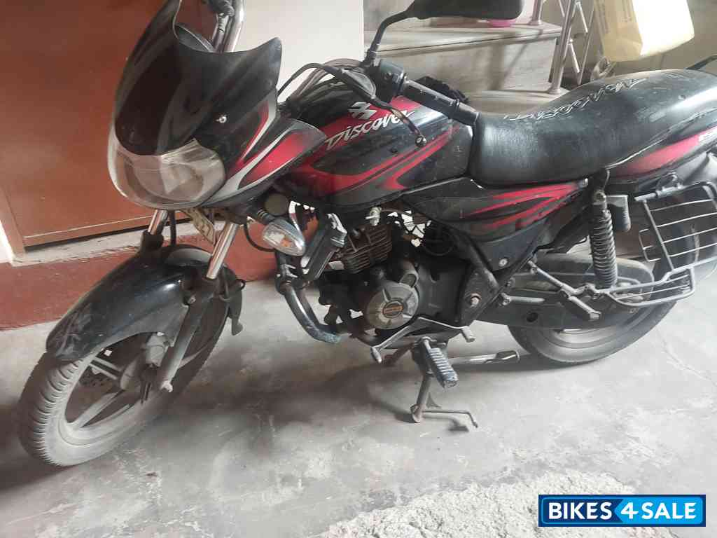 Black Bajaj Discover DTSi 150