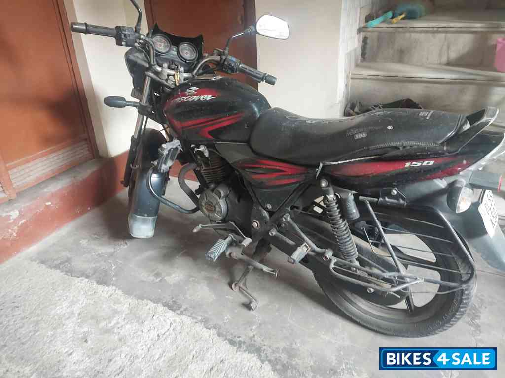 Black Bajaj Discover DTSi 150