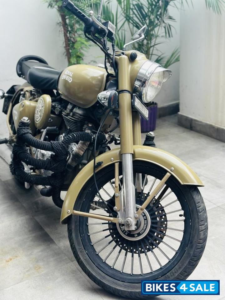 Desert Storm Royal Enfield Classic Desert Storm