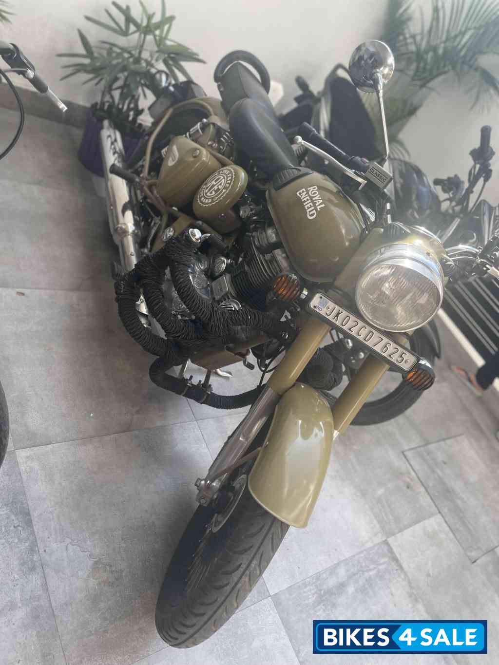 Desert Storm Royal Enfield Classic Desert Storm