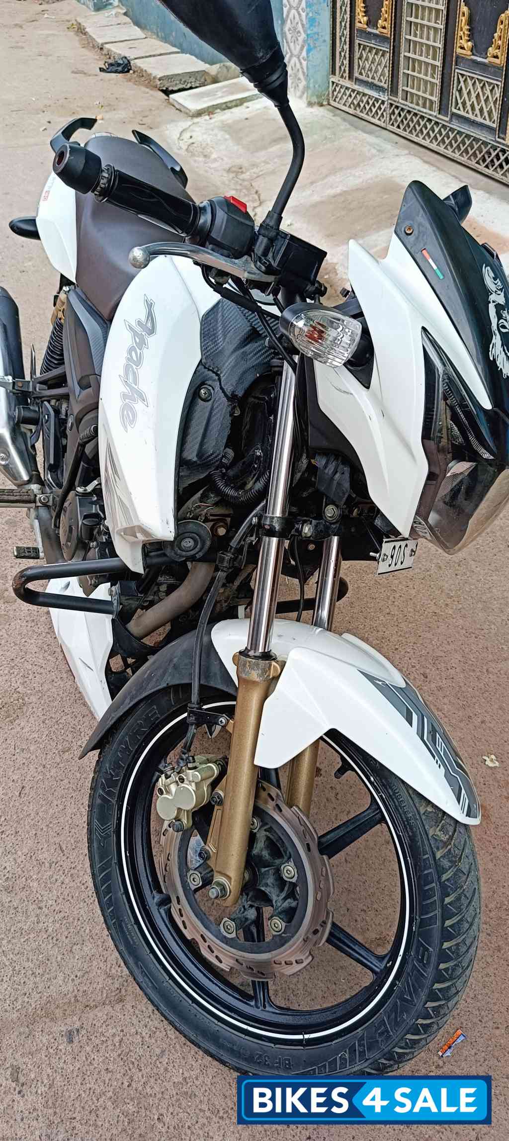 TVS Apache RTR 180