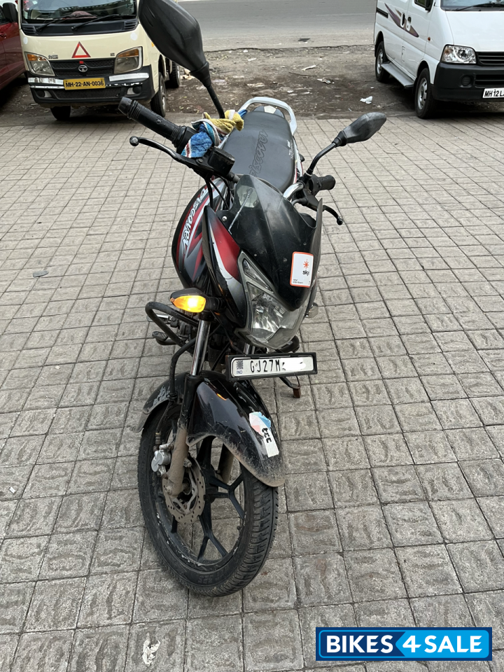 Black Bajaj Discover 125 ST