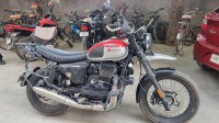 Yezdi Scrambler Dual Tone