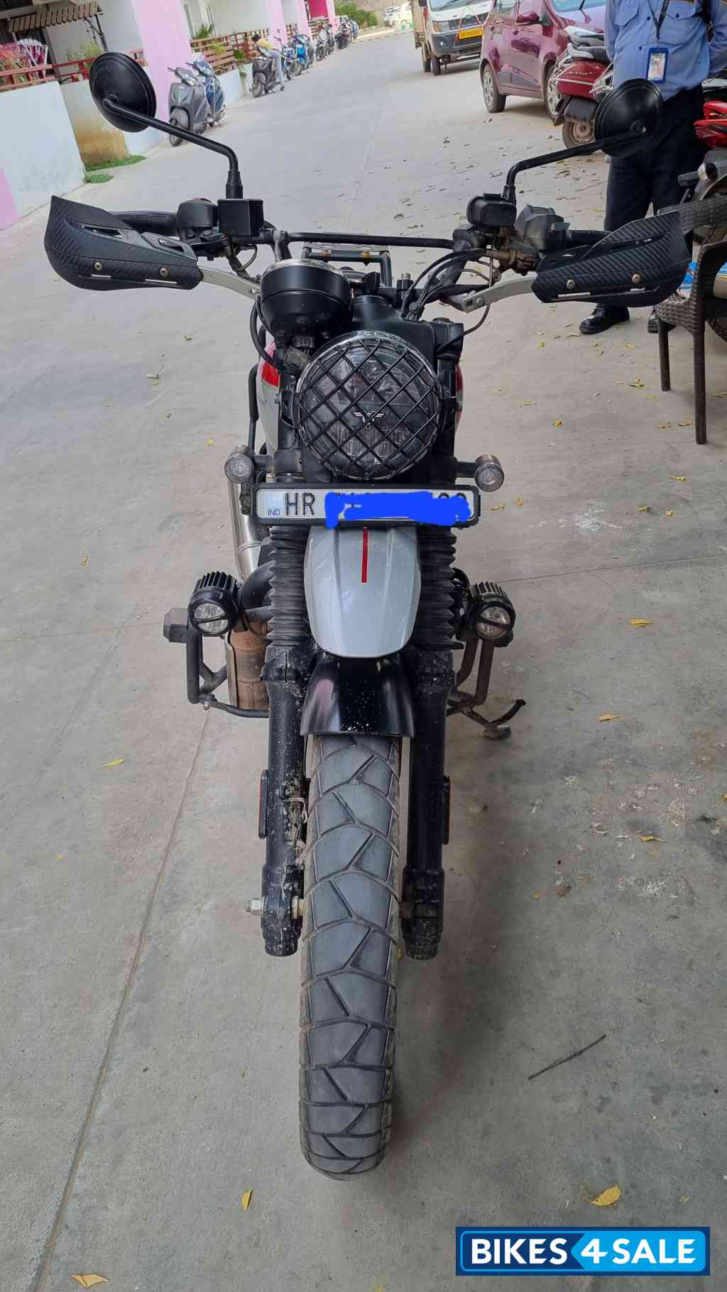 Yezdi Scrambler Dual Tone Yezdi Scrambler Dual Tone