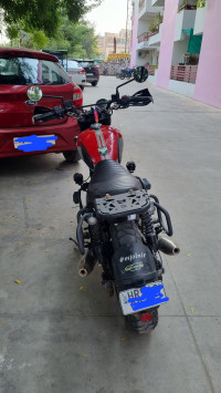 Yezdi Scrambler Dual Tone