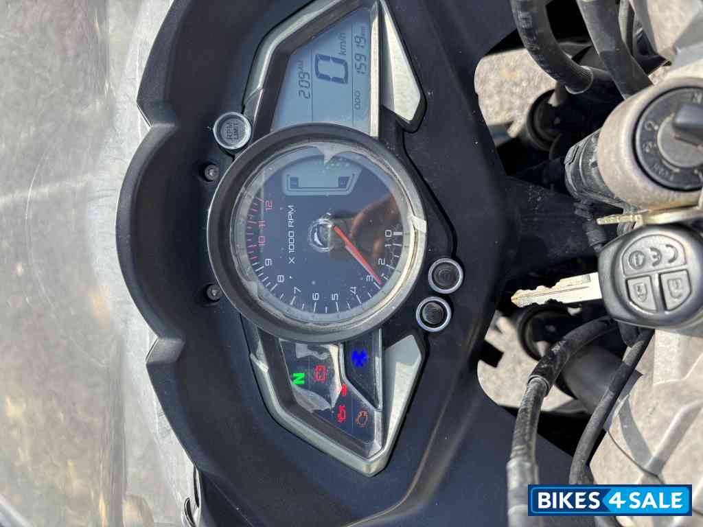 Black Bajaj Pulsar RS 200
