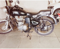 Black Royal Enfield Bullet Electra Twinspark