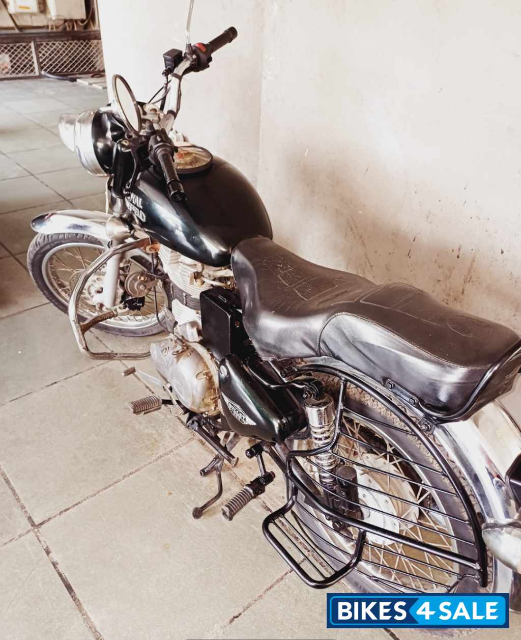 Black Royal Enfield Bullet Electra Twinspark