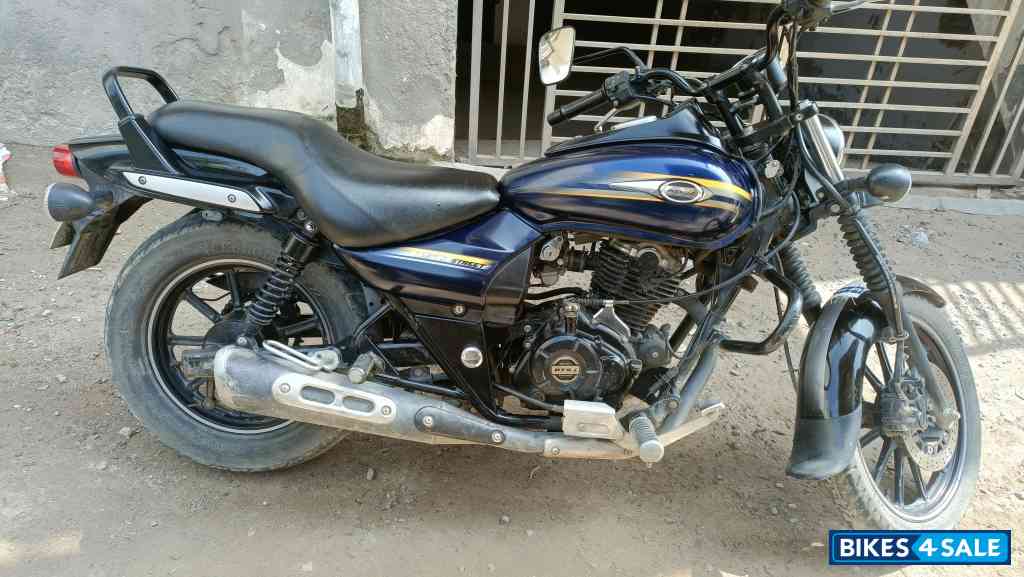 Blue Bajaj Avenger Street 150