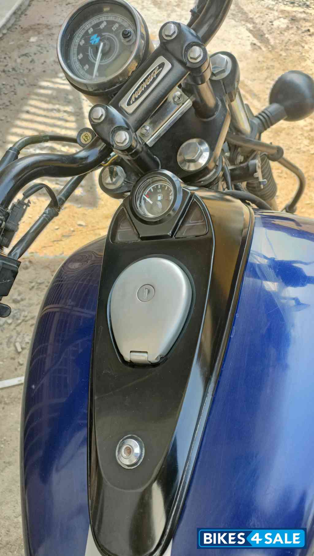 Blue Bajaj Avenger Street 150