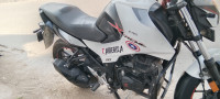 White Hero Xtreme 160R