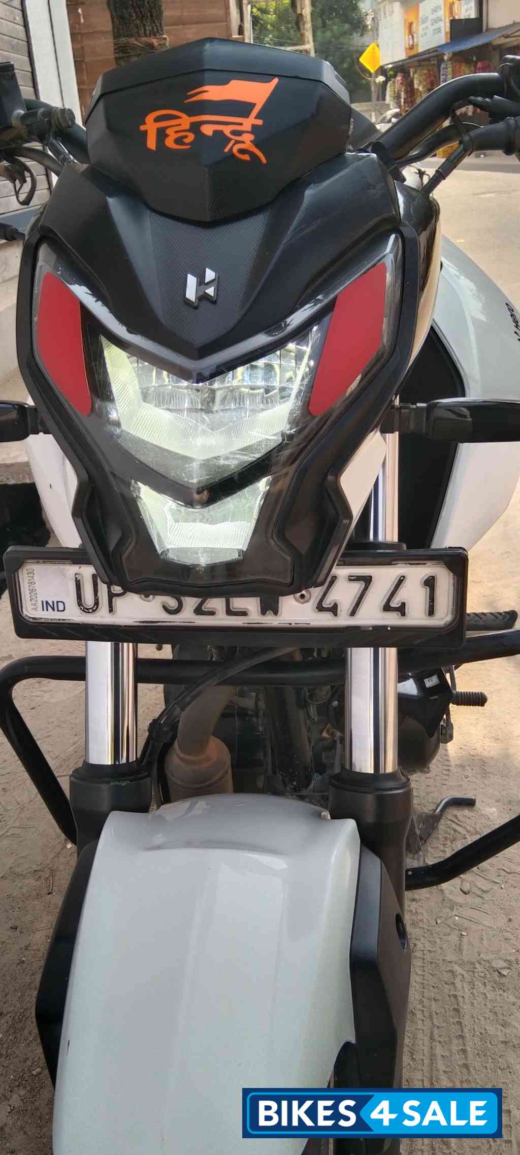 White Hero Xtreme 160R