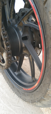 White Hero Xtreme 160R