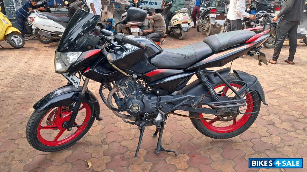 Midnight Black Bajaj Pulsar 135LS