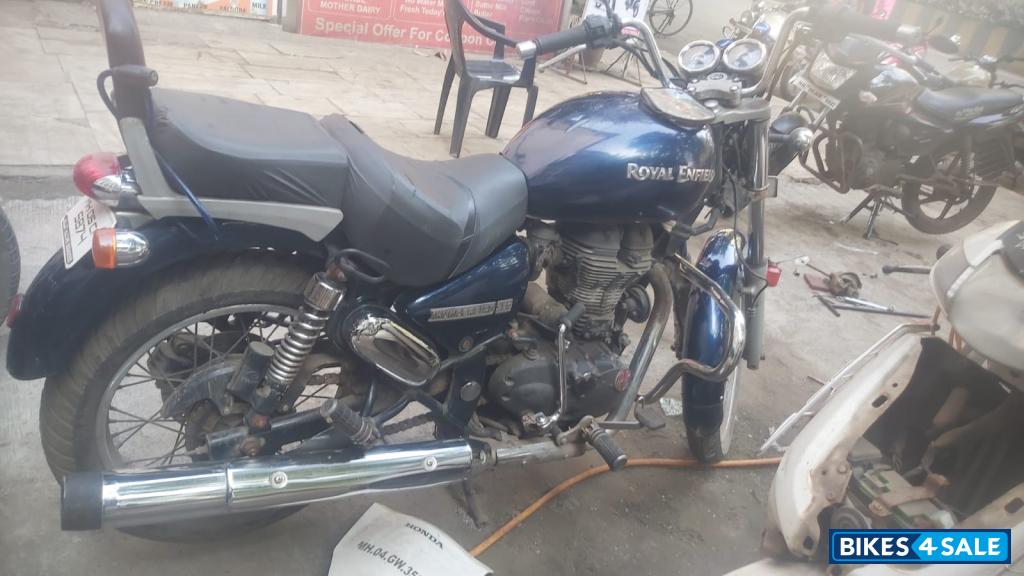 Blue Royal Enfield Thunderbird 350
