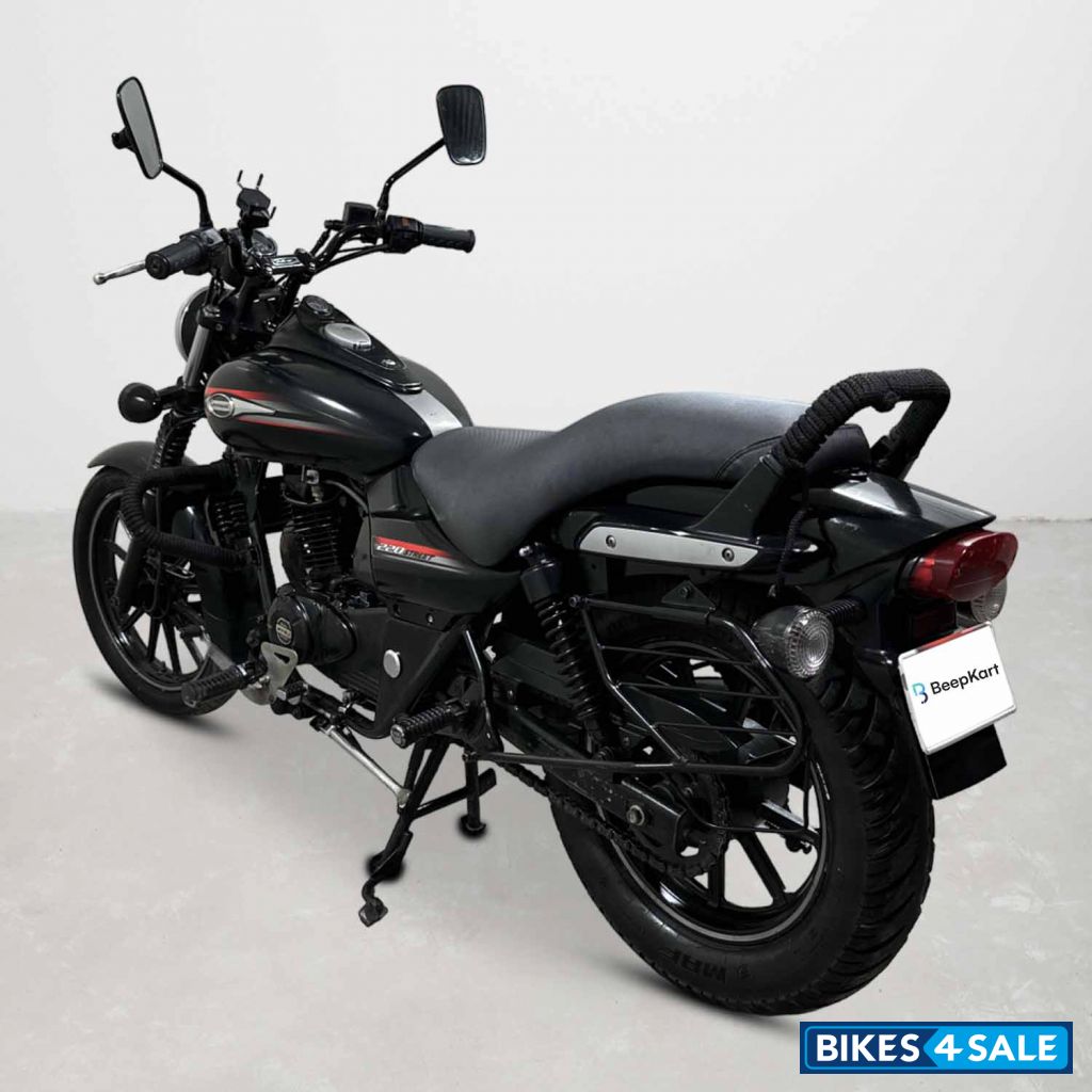 Bajaj Avenger Street 220