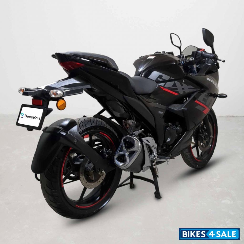 Suzuki Gixxer SF