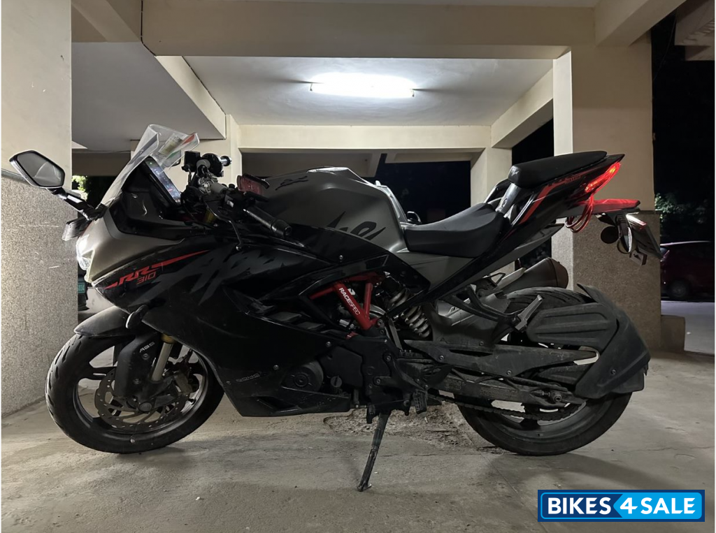 Grey-black TVS Apache RR 310 2020