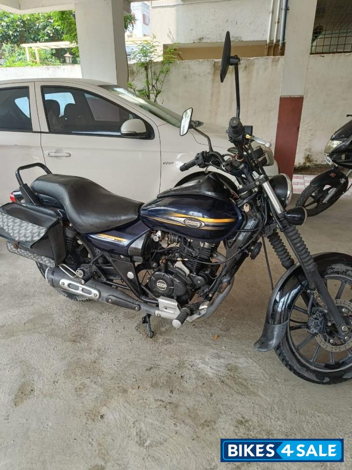 Black Bajaj Avenger Street 150