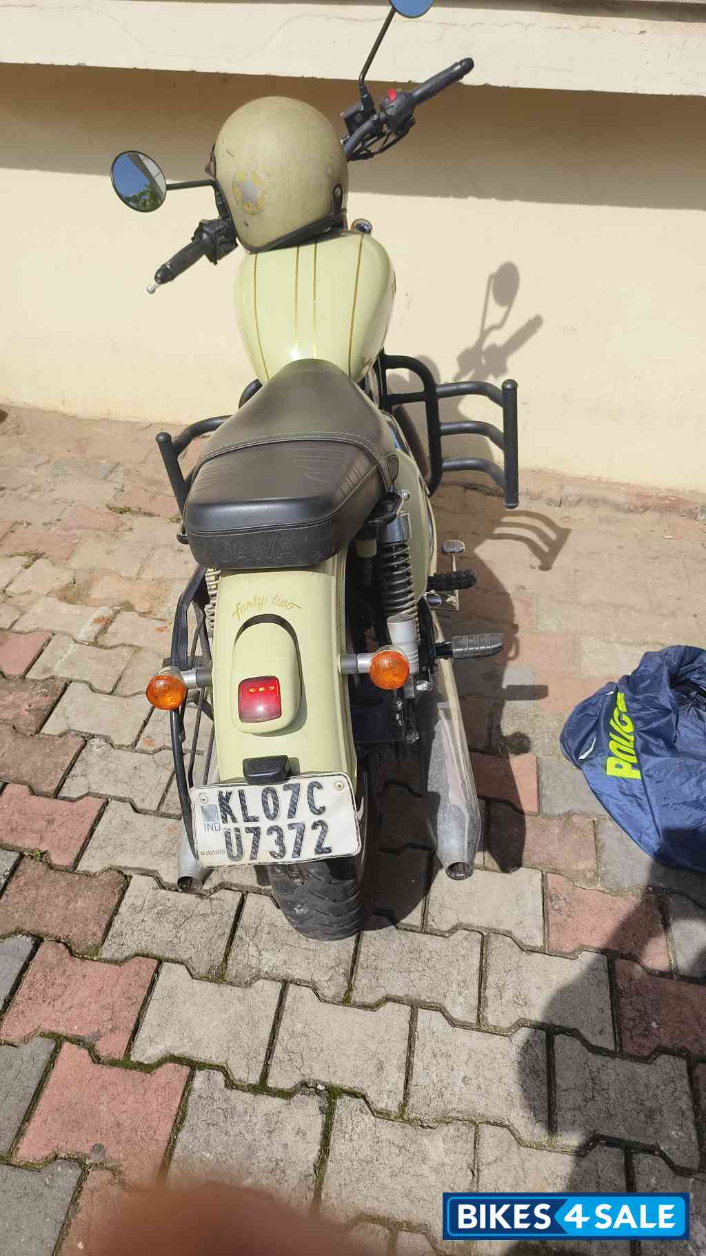 Jawa 42 Bobber Dual Channel ABS