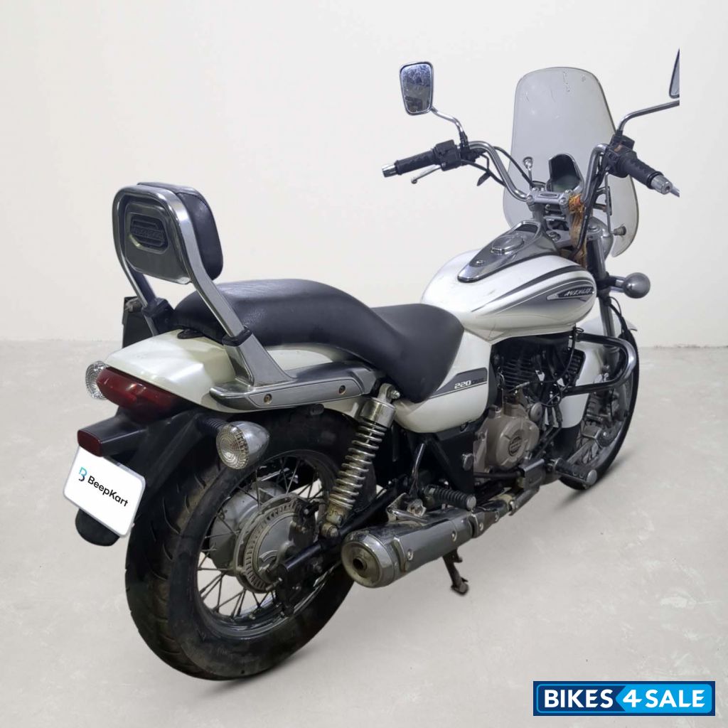 Bajaj Avenger Cruise 220