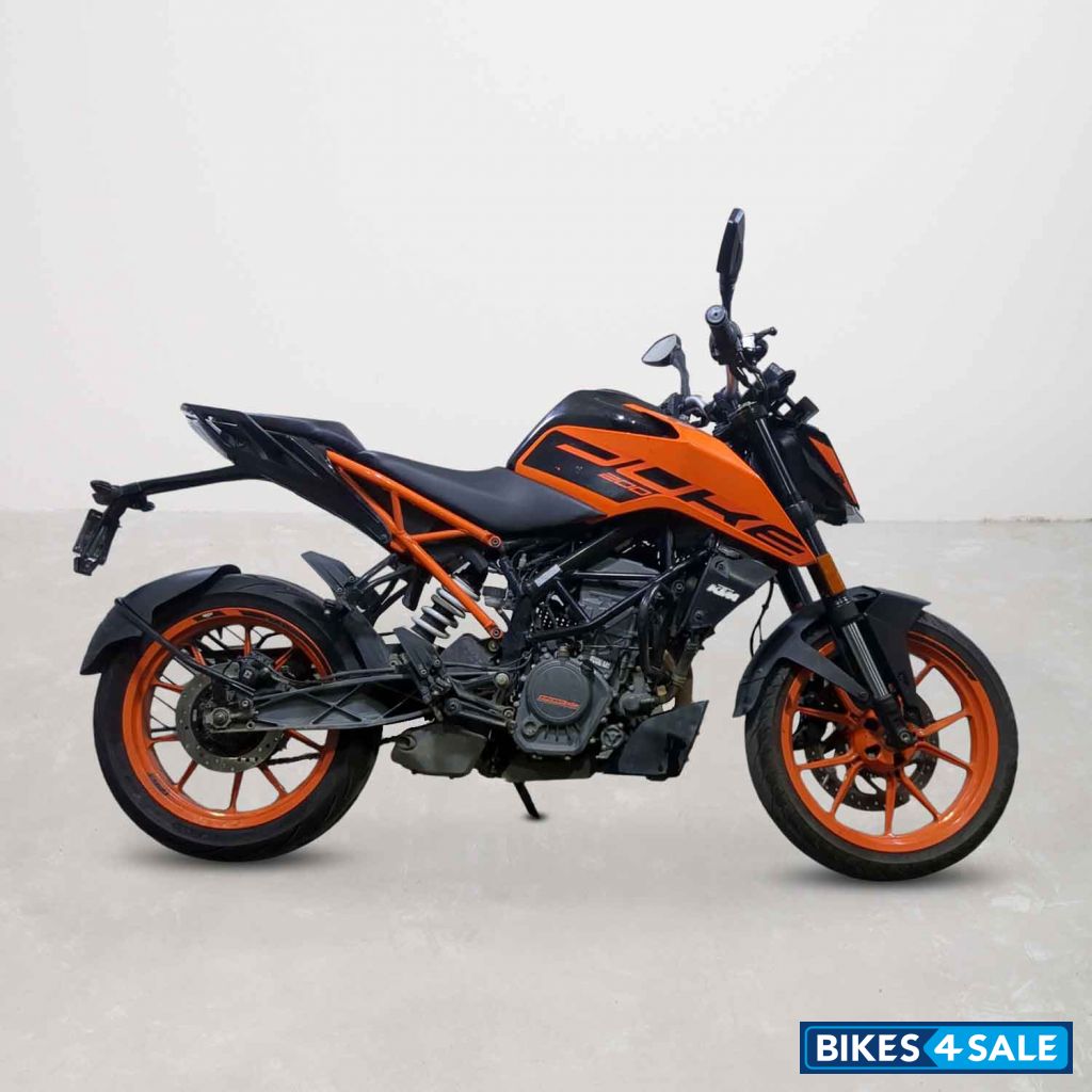 KTM Duke 200