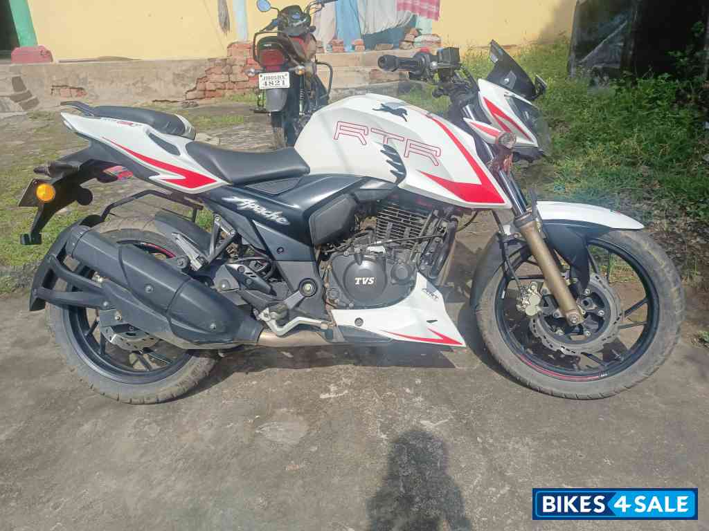 TVS Apache RTR 200 4V Race Edition 2.0