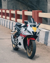 Yamaha R15M  Model