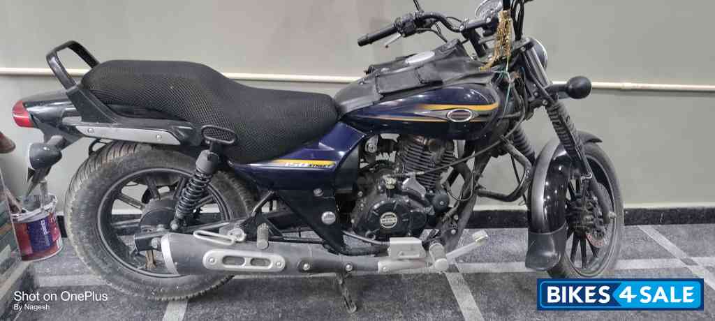 Blue Bajaj Avenger Street 150 Blue Bajaj Avenger Street 150