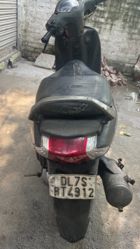 Red Honda Activa i