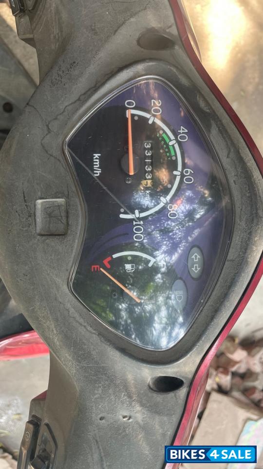Red Honda Activa i