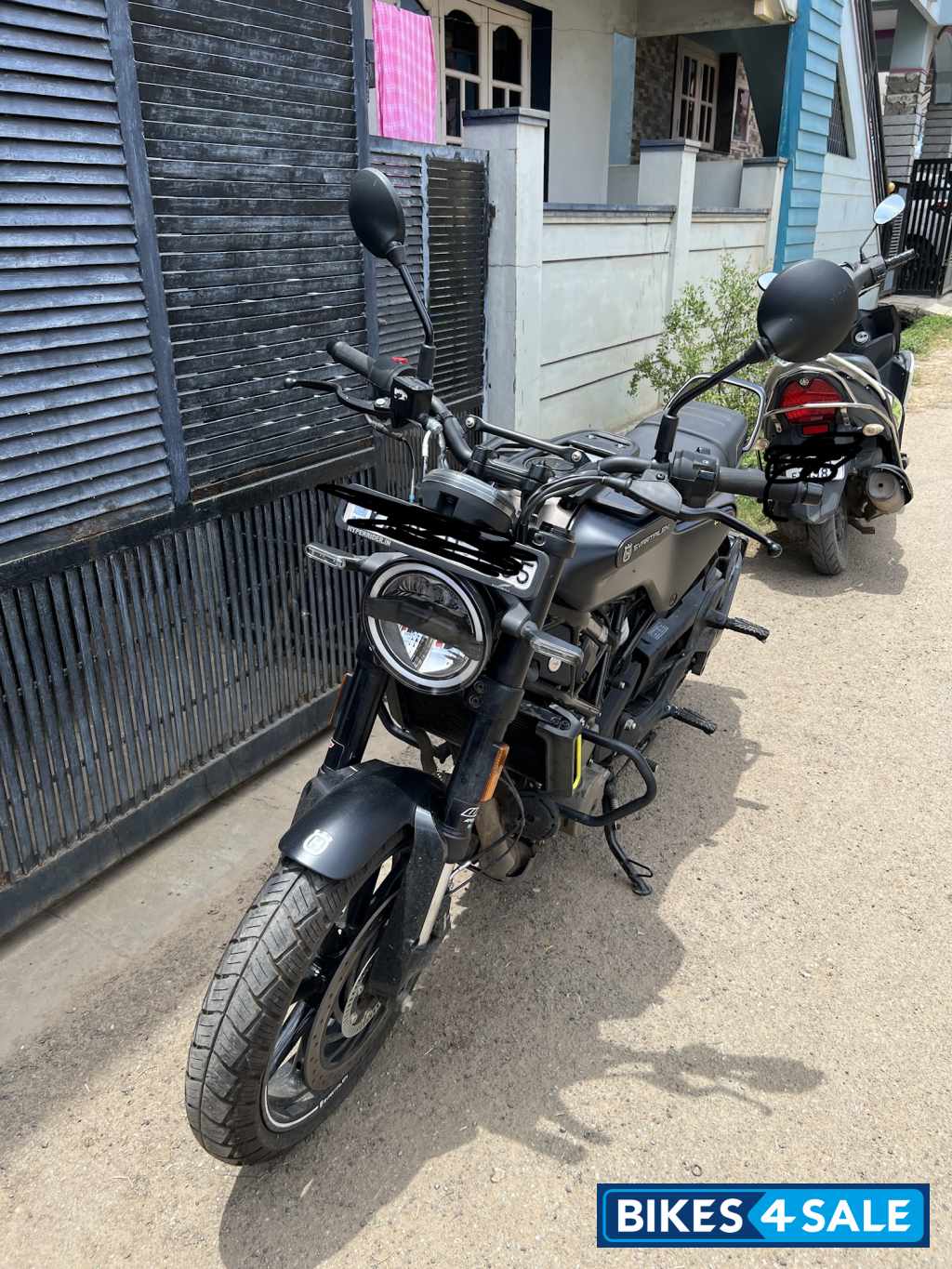 Black Husqvarna Svartpilen 250 2022 Black Husqvarna Svartpilen 250 2022