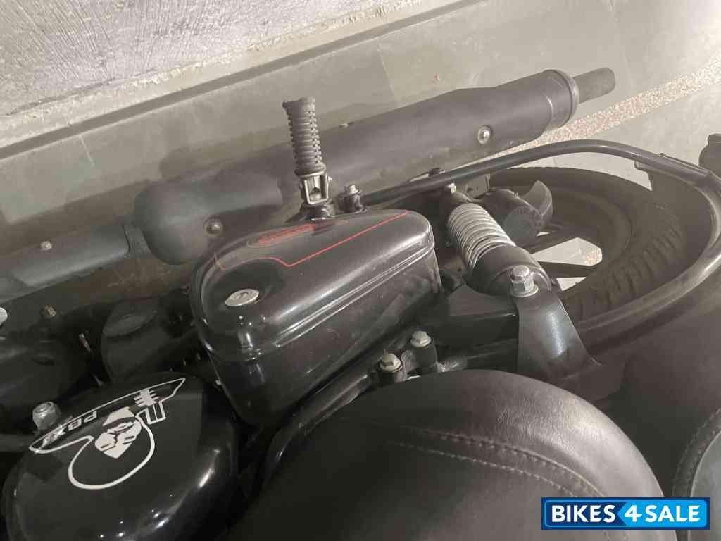 Royal Enfield Classic Stealth Black