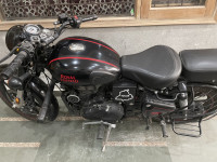 Royal Enfield Classic Stealth Black