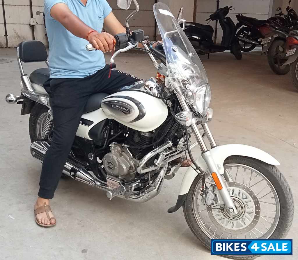 Bajaj Avenger Cruise 220 BS6