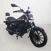 Bajaj Avenger Street 220
